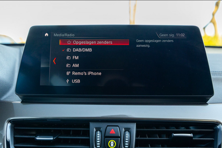 BMW X1 SDrive20i Nedcar Edition Panoramadak I Leder I Sportstoelen I Head Up I Camera I Led I Trekhaak I BTW