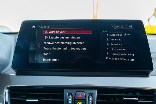 BMW X1 SDrive20i Nedcar Edition Panoramadak I Leder I Sportstoelen I Head Up I Camera I Led I Trekhaak I BTW