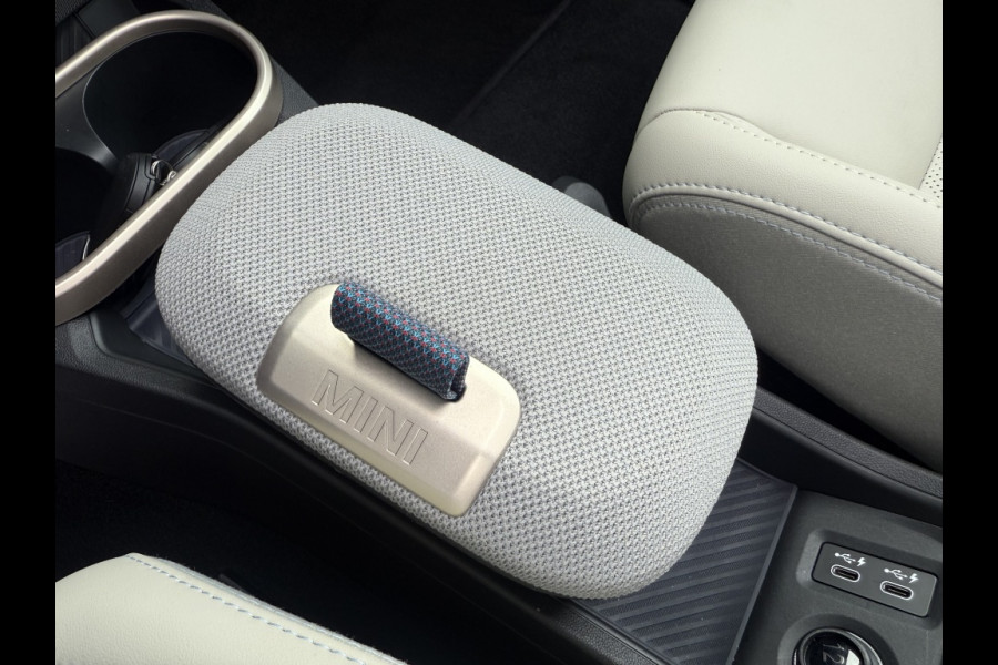 MINI Mini 1.5 Cooper C Favoured AUOTMAAT M PANODAK! CAMERA! 18INCH!