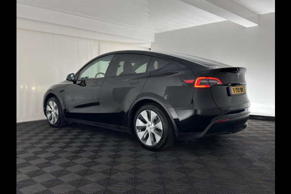 Tesla Model Y RWD 58 kWh [ 3-Fase-11kW ] {SOH-91%} (INCL-BTW) Aut. *PANO | LEATHER | AUTO-PILOT | NAVI-FULLMAP | MATRIX-LED | KEYLESS | CAMERA | DAB+ | HEATED-COMFORTSEATS | PRIVACYGLASS | TOPVIEW | TOWBAR | 19''ALU*