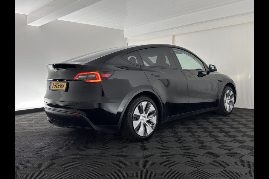Tesla Model Y RWD 58 kWh [ 3-Fase-11kW ] {SOH-91%} (INCL-BTW) Aut. *PANO | LEATHER | AUTO-PILOT | NAVI-FULLMAP | MATRIX-LED | KEYLESS | CAMERA | DAB+ | HEATED-COMFORTSEATS | PRIVACYGLASS | TOPVIEW | TOWBAR | 19''ALU*