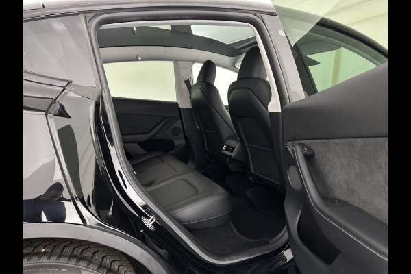 Tesla Model Y RWD 58 kWh [ 3-Fase-11kW ] {SOH-91%} (INCL-BTW) Aut. *PANO | LEATHER | AUTO-PILOT | NAVI-FULLMAP | MATRIX-LED | KEYLESS | CAMERA | DAB+ | HEATED-COMFORTSEATS | PRIVACYGLASS | TOPVIEW | TOWBAR | 19''ALU*