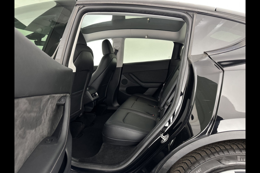 Tesla Model Y RWD 58 kWh [ 3-Fase-11kW ] {SOH-91%} (INCL-BTW) Aut. *PANO | LEATHER | AUTO-PILOT | NAVI-FULLMAP | MATRIX-LED | KEYLESS | CAMERA | DAB+ | HEATED-COMFORTSEATS | PRIVACYGLASS | TOPVIEW | TOWBAR | 19''ALU*