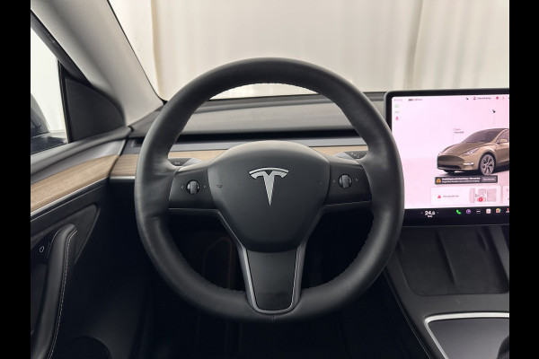 Tesla Model Y RWD 58 kWh [ 3-Fase-11kW ] {SOH-91%} (INCL-BTW) Aut. *PANO | LEATHER | AUTO-PILOT | NAVI-FULLMAP | MATRIX-LED | KEYLESS | CAMERA | DAB+ | HEATED-COMFORTSEATS | PRIVACYGLASS | TOPVIEW | TOWBAR | 19''ALU*
