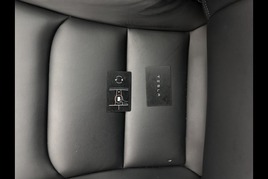 Tesla Model Y RWD 58 kWh [ 3-Fase-11kW ] {SOH-91%} (INCL-BTW) Aut. *PANO | LEATHER | AUTO-PILOT | NAVI-FULLMAP | MATRIX-LED | KEYLESS | CAMERA | DAB+ | HEATED-COMFORTSEATS | PRIVACYGLASS | TOPVIEW | TOWBAR | 19''ALU*