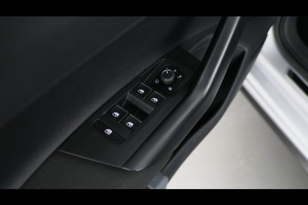 Volkswagen Polo 1.0 TSI 95pk R-Line / Navigatie / Stoelverwarming / Camera