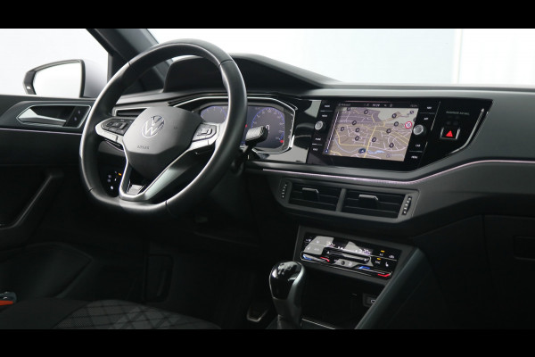 Volkswagen Polo 1.0 TSI 95pk R-Line / Navigatie / Stoelverwarming / Camera