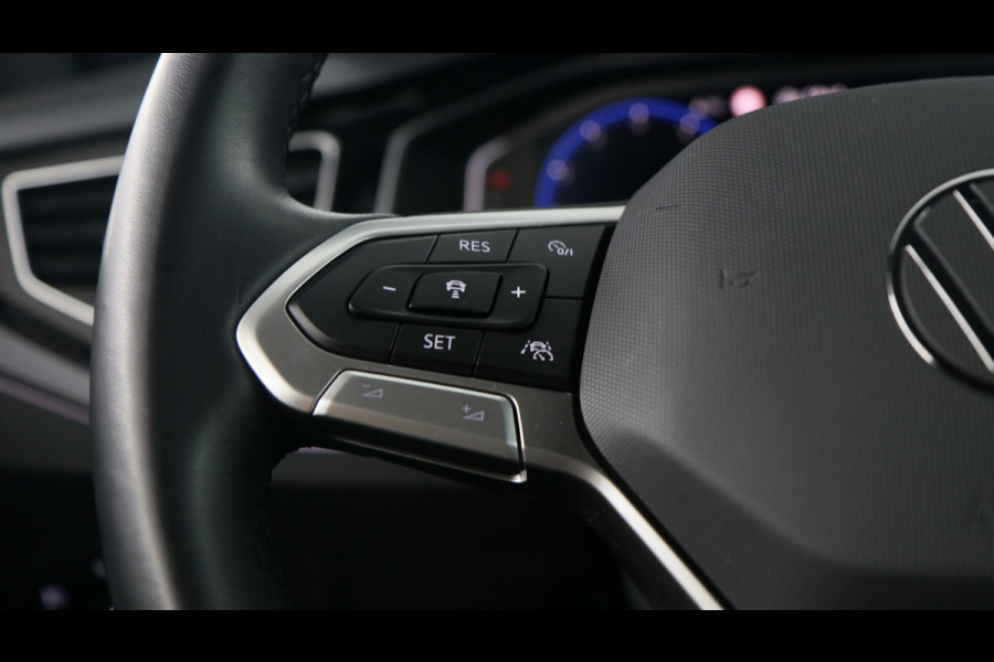 Volkswagen Polo 1.0 TSI 95pk R-Line / Navigatie / Stoelverwarming / Camera