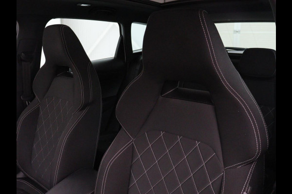 Škoda Karoq 1.5 TSI Sportline | Panoramadak | Stoelverwarming | Adaptive cruise | Camera | Sportstoelen | Virtual Cockpit | Navigatie | Sfeerverlichting | Full LED | 18'' | Keyless | Climate control