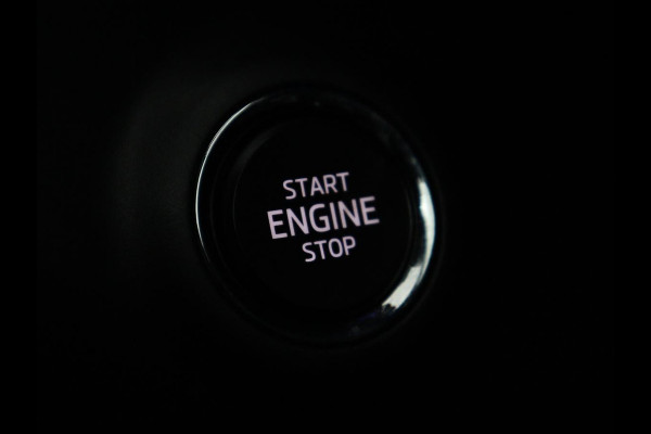 Škoda Karoq 1.5 TSI Sportline | Panoramadak | Stoelverwarming | Adaptive cruise | Camera | Sportstoelen | Virtual Cockpit | Navigatie | Sfeerverlichting | Full LED | 18'' | Keyless | Climate control