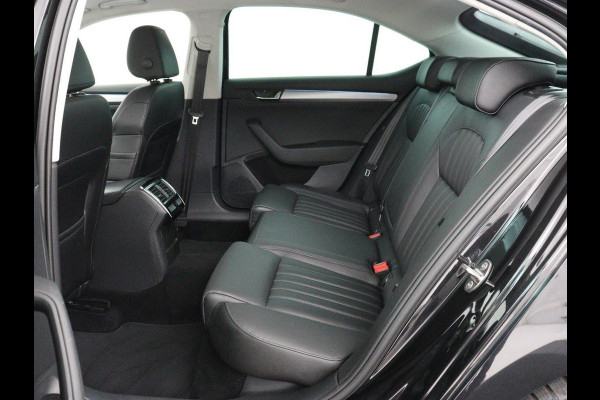 Škoda Superb 1.5 TSI Style Business | Panoramadak | Leder | Adaptive cruise | Stoelverwarming | Camera | Bi-Xenon | Navigatie | Dodehoek detectie | Getint glas