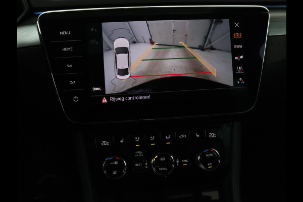 Škoda Superb 1.5 TSI Style Business | Panoramadak | Leder | Adaptive cruise | Stoelverwarming | Camera | Bi-Xenon | Navigatie | Dodehoek detectie | Getint glas