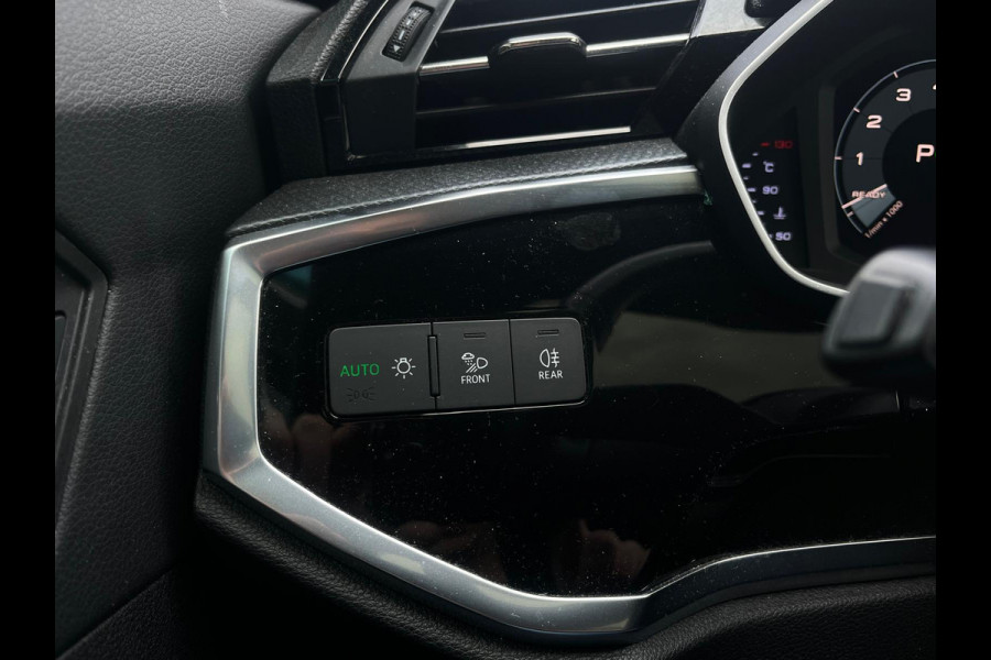 Audi Q3 35 TFSI 3x S Line Pro, Automaat, Pano, CarPlay, Camera, Cruise, Virtual Cockpit, 19"LM