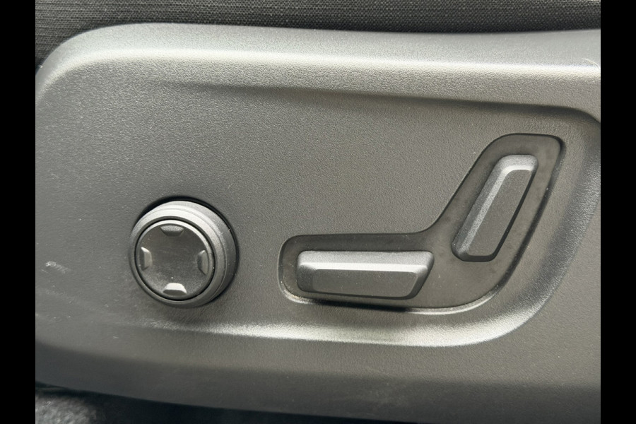 Volvo XC40 1.5 T3 Clima Adapt cruise Camera+Pdc Trekhaak Led Navigatie Memory Seats Digital dash