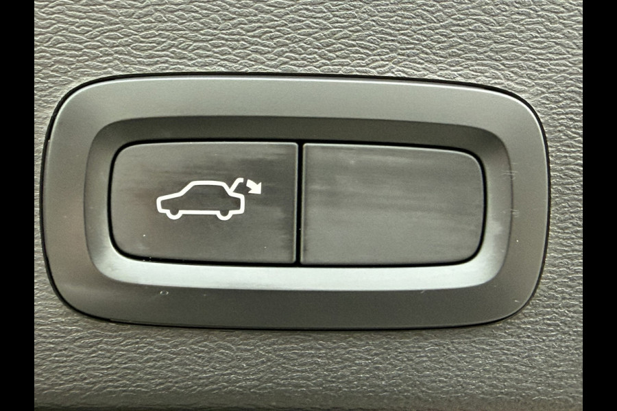 Volvo XC40 1.5 T3 Clima Adapt cruise Camera+Pdc Trekhaak Led Navigatie Memory Seats Digital dash