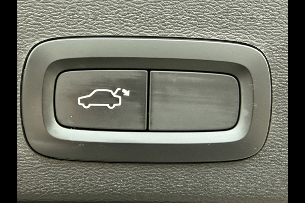 Volvo XC40 1.5 T3 Clima Adapt cruise Camera+Pdc Trekhaak Led Navigatie Memory Seats Digital dash