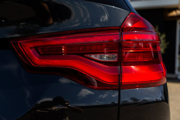 BMW X3 SDrive20i High Executive M-Sport I Panoramadak I Adaptive Led I Mokka Leder I Sportstoelen I BTW