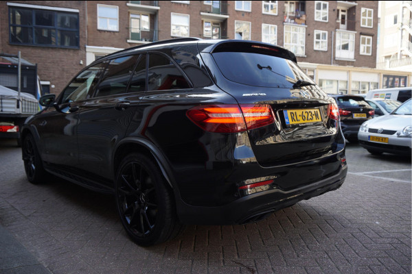 Mercedes-Benz GLC AMG 43 4MATIC Aut9 | NL AUTO | Burmester | Black on Black | Trekhaak (wegklapbaar) | 21inch | Diamond grille | Treeplanken |