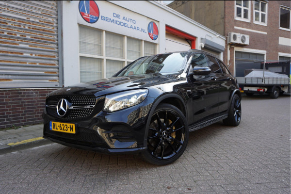 Mercedes-Benz GLC AMG 43 4MATIC Aut9 | NL AUTO | Burmester | Black on Black | Trekhaak (wegklapbaar) | 21inch | Diamond grille | Treeplanken |
