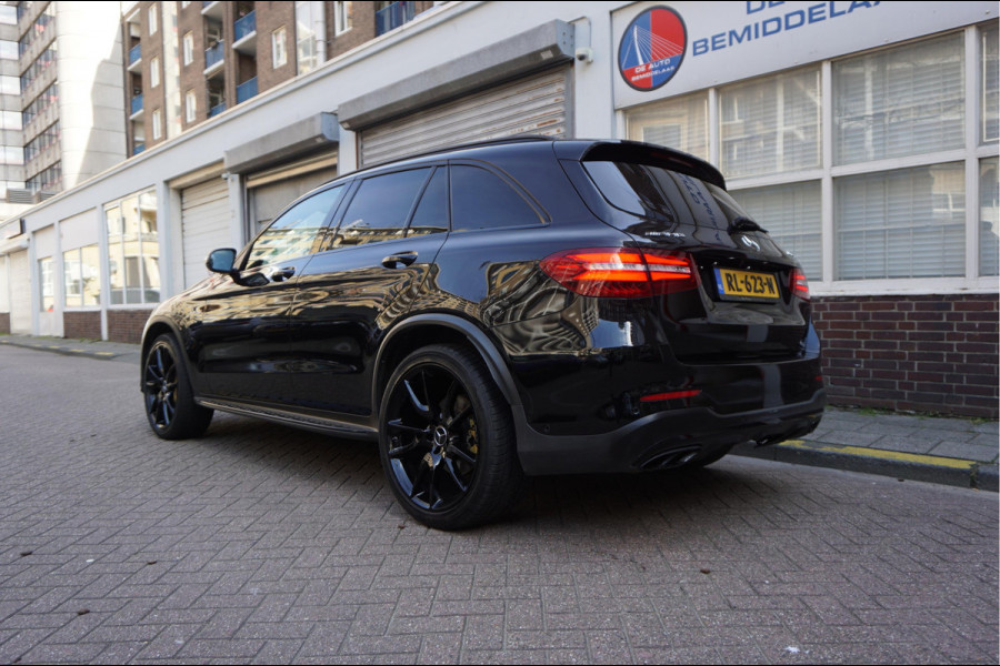 Mercedes-Benz GLC AMG 43 4MATIC Aut9 | NL AUTO | Burmester | Black on Black | Trekhaak (wegklapbaar) | 21inch | Diamond grille | Treeplanken |
