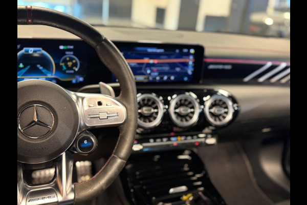 Mercedes-Benz CLA-Klasse Shooting Brake AMG 45 4MATIC+ Premium Plus / BTW / Pano / 360 Camera / Burmester / Trekhaak /