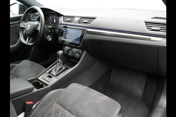 Škoda Superb Combi 1.4 TSI iV Sportline Business PHEV 218pk Dealer O.H | Trekhaak af Fabriek | Adaptive Cruise | 360 Camera | Alcantara Sportstoelen Memory & Verwarmd | 19"L.M | Keyless | Crystal LED | Plug In Hybrid |