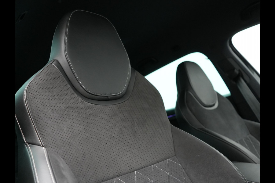 Škoda Superb Combi 1.4 TSI iV Sportline Business PHEV 218pk Dealer O.H | Trekhaak af Fabriek | Adaptive Cruise | 360 Camera | Alcantara Sportstoelen Memory & Verwarmd | 19"L.M | Keyless | Crystal LED | Plug In Hybrid |