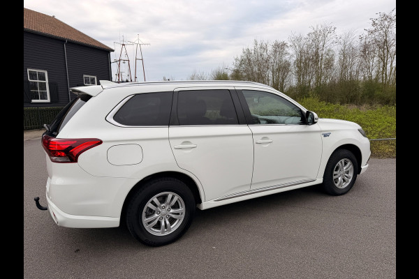 Mitsubishi Outlander 2.4 PHEV AWD Plug-in Hybride Intense+ Navigatie Camera Trekhaak