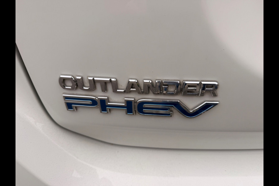 Mitsubishi Outlander 2.4 PHEV AWD Plug-in Hybride Intense+ Navigatie Camera Trekhaak