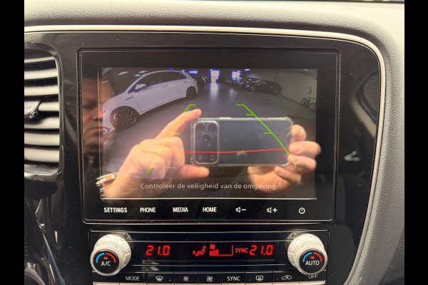 Mitsubishi Outlander 2.4 PHEV AWD Plug-in Hybride Intense+ Navigatie Camera Trekhaak