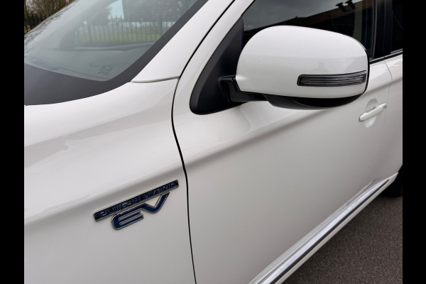 Mitsubishi Outlander 2.4 PHEV AWD Plug-in Hybride Intense+ Navigatie Camera Trekhaak