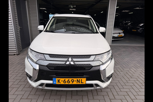 Mitsubishi Outlander 2.4 PHEV AWD Plug-in Hybride Intense+ Navigatie Camera Trekhaak
