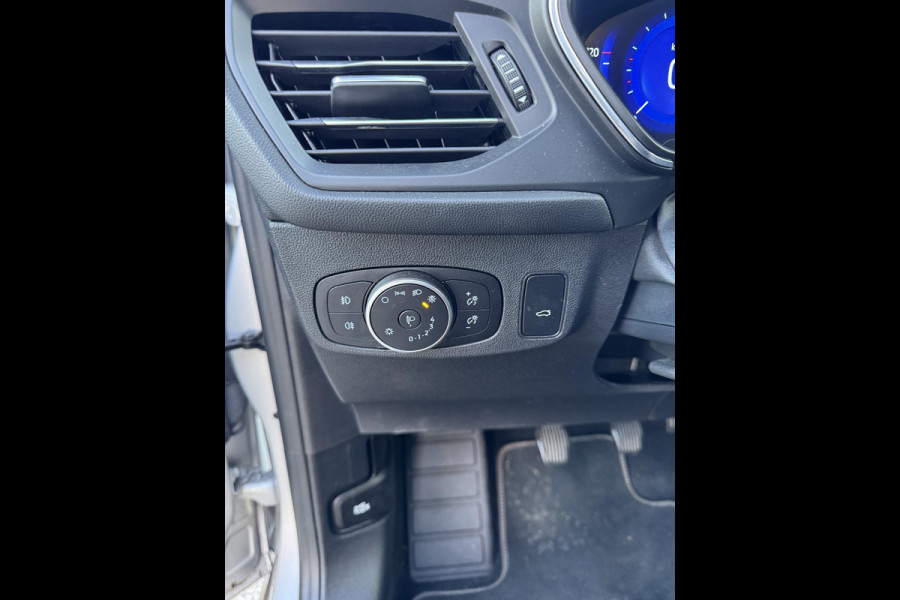 Ford FOCUS Wagon 1.0 EcoBoost Hybrid Titanium X Business 155pk | Elek Achterklep | Privacy Glas | Sync 3 navigatie | Apple Carplay/Android auto