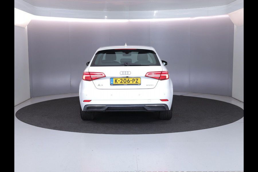 Audi A3 Sportback 1.4 e-tron Sport 204pk | Parksensors| Camera| 17'LM-velgen | verwarmde voorstoelen