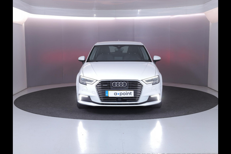 Audi A3 Sportback 1.4 e-tron Sport 204pk | Parksensors| Camera| 17'LM-velgen | verwarmde voorstoelen