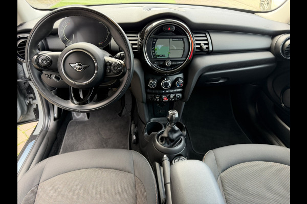 MINI 1.5 / Navigatie / Alarm Klasse 3 / 1e Eigenaar / NED-MINI / Business-Pakket / ALL-Season / LED-mistlampen /