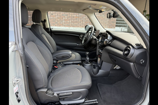 MINI 1.5 / Navigatie / Alarm Klasse 3 / 1e Eigenaar / NED-MINI / Business-Pakket / ALL-Season / LED-mistlampen /