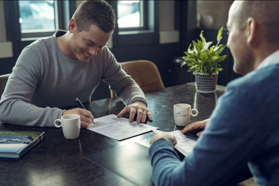 MINI 1.5 / Navigatie / Alarm Klasse 3 / 1e Eigenaar / NED-MINI / Business-Pakket / ALL-Season / LED-mistlampen /