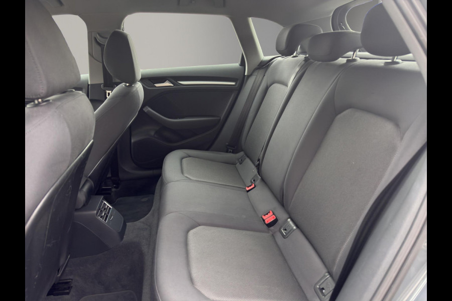 Audi A3 Sportback 30 TFSI | Navi | Parkeersensors V+A | Airco (automatisch) | 16"| Bluetooth |