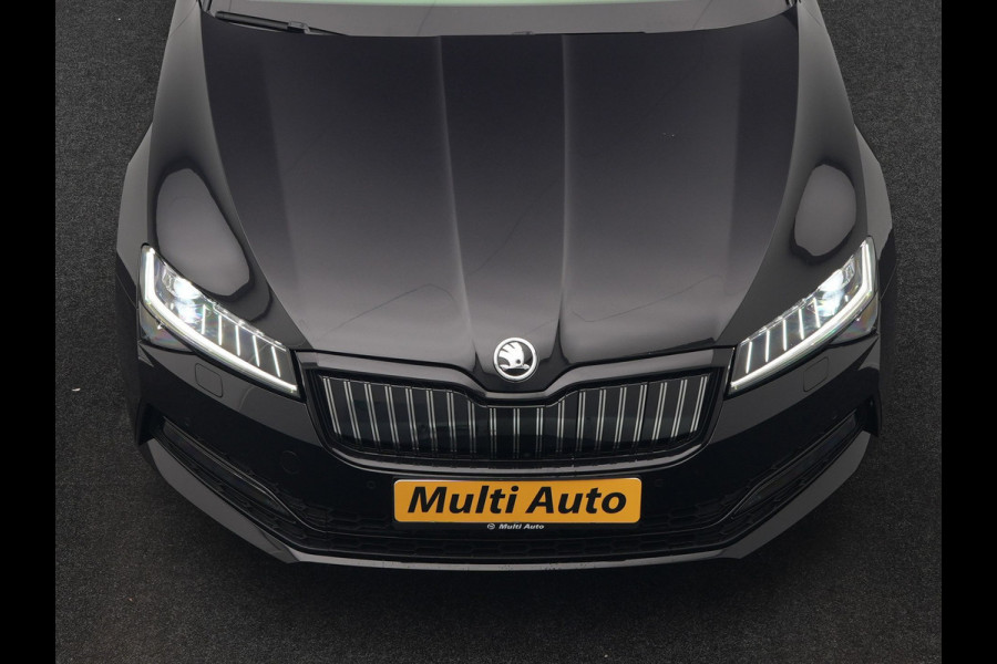 Škoda Superb Combi 1.4 TSI iV Sportline Business PHEV 218pk Dealer O.H | Trekhaak af Fabriek | Adaptive Cruise | 360 Camera | Alcantara Sportstoelen Memory & Verwarmd | 19"L.M | Keyless | Crystal LED | Plug In Hybrid |