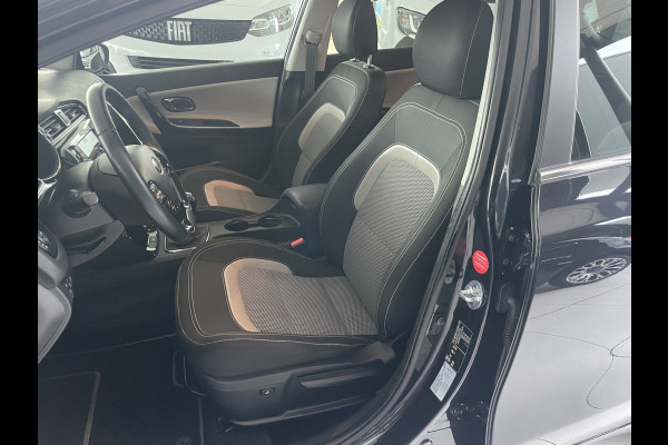 Kia cee'd 1.6 GDI DynamicLine Achteruitrijcamera - Apple carplay - Trekhaak afneembaar - Parkeersensor achter - Cruise control - Bluetooth - Elektrische ramen - Led verlichting - Radio - Stuur multifunctioneel - Stuur leder - Start/stop systeem - Licht metalen velgen 16 inch - Mistlampen voor - Navigatie