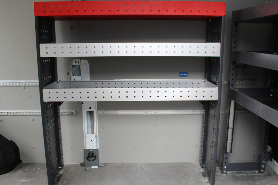 Ford Transit 350 2.0-130pk TDCI L3H2 Trend. Nette bedrijfswagen die u nog jaren van dienst kan zijn ! Volledige fotoreportage volgt na poetsen. Airco, cruise cntrl, camera, pdc v+a, stoel-, spiegel- en voorraamverw., navigatie, telefoonvoorb., boordcomputer, armsteun etc.