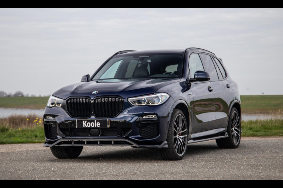 BMW X5 xDrive45e High Executive SKYLOUNGE / LASER / 4WIELSTURING / DIMAND POOK / LEDER / MAXTON / M PAKKET