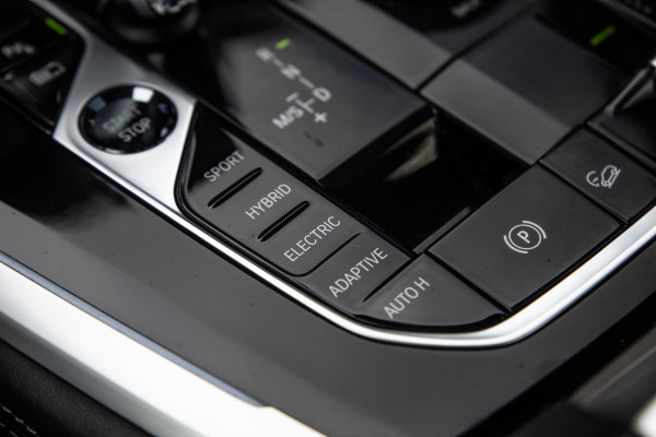 BMW X5 xDrive45e High Executive SKYLOUNGE / LASER / 4WIELSTURING / DIMAND POOK / LEDER / MAXTON / M PAKKET