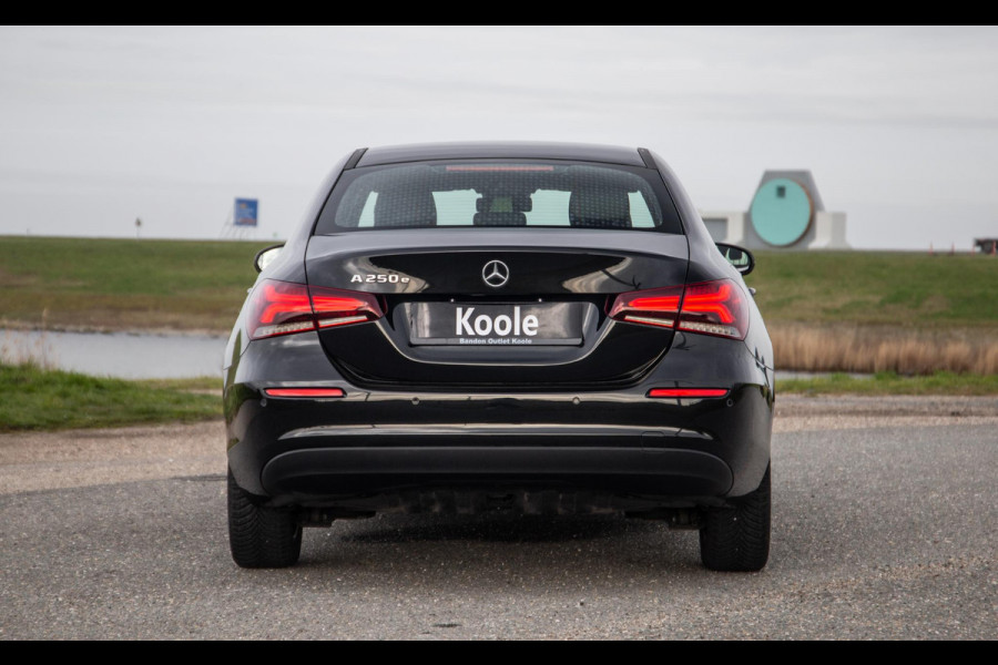 Mercedes-Benz A-Klasse 250 e Business Line AUTOMAAT / LEDER / CRUISE CONTROLE / CAMERA / CARPLAY