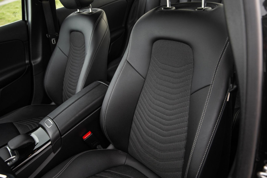 Mercedes-Benz A-Klasse 250 e Business Line AUTOMAAT / LEDER / CRUISE CONTROLE / CAMERA / CARPLAY