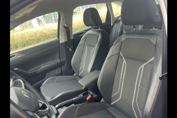 Volkswagen Taigo 1.0 TSI R-Line Business 'Ruby Red' / stoelverwarming / CarPlay