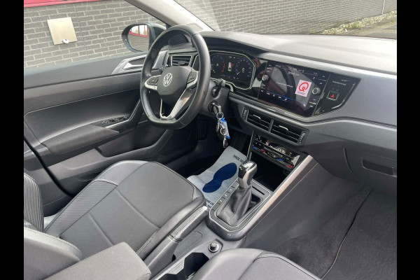 Volkswagen Taigo 1.0 TSI R-Line Business 'Ruby Red' / stoelverwarming / CarPlay