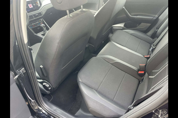 Volkswagen Taigo 1.0 TSI R-Line Business 'Ruby Red' / stoelverwarming / CarPlay