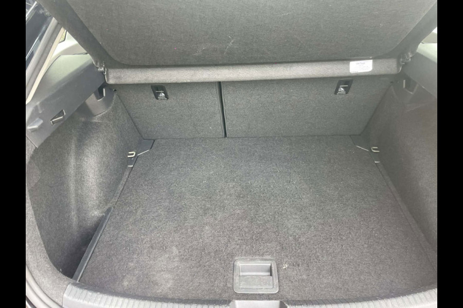 Volkswagen Taigo 1.0 TSI R-Line Business 'Ruby Red' / stoelverwarming / CarPlay